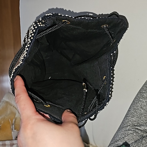 Vintage Embellished Bucket Bag - Picture 4 of 6